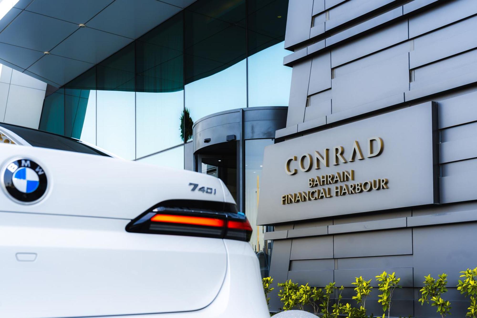 ホテル Conrad Bahrain Financial Harbour マナーマ エクステリア 写真